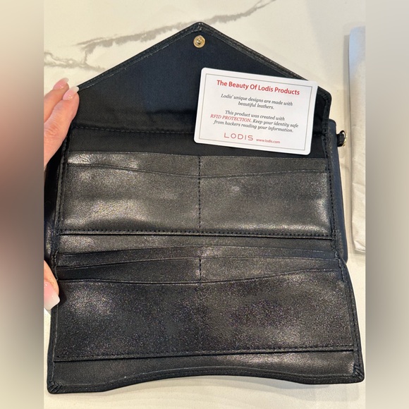 NWT LODIS BAG/WRISTLET WITH CROSSBODY& WRISTLET STRAPS - Picture 6 of 7